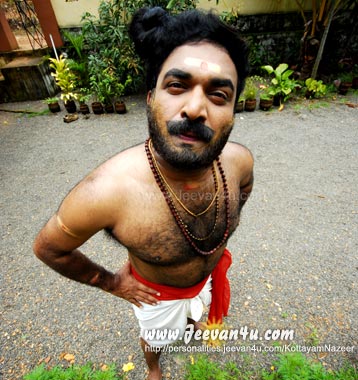 Kottayam Nazeer as Mammootty